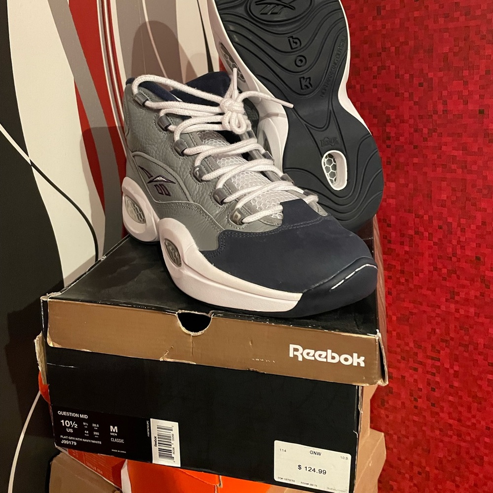 Worn once OG Georgetown Question Mid size 10.5